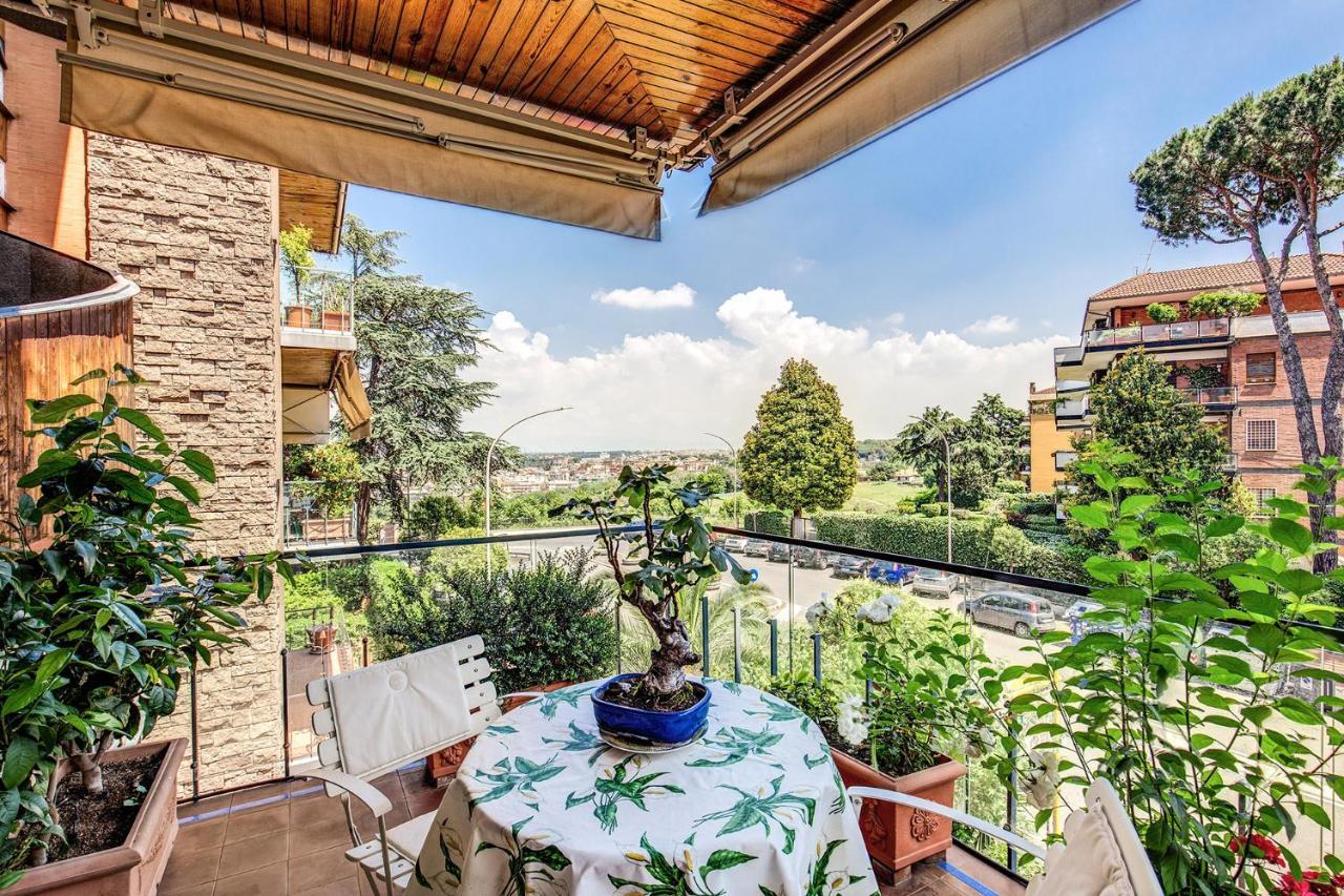 Terrazza Piccolomini: Elegant Apartment Stunning View Over Rome/St Peter'S Dome Luaran gambar