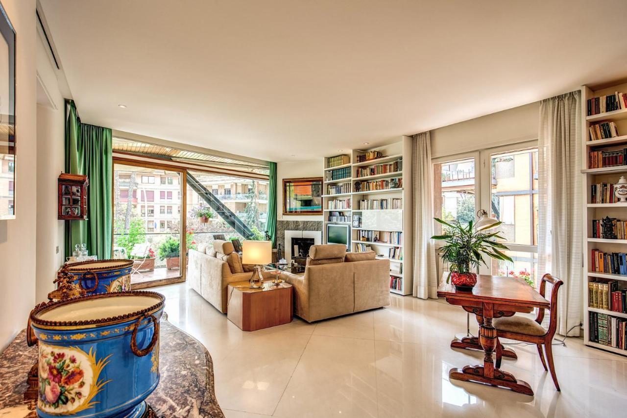 Terrazza Piccolomini: Elegant Apartment Stunning View Over Rome/St Peter'S Dome Luaran gambar