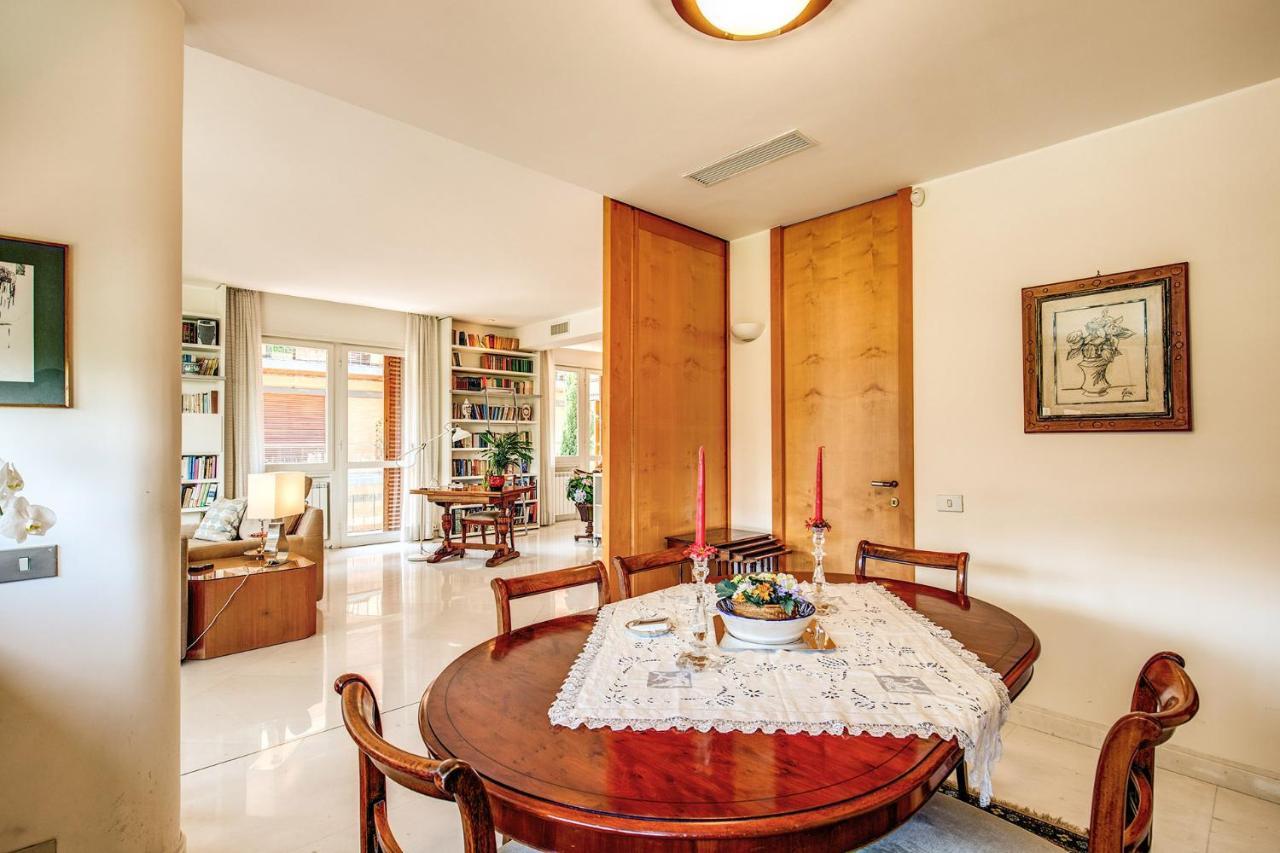 Terrazza Piccolomini: Elegant Apartment Stunning View Over Rome/St Peter'S Dome Luaran gambar