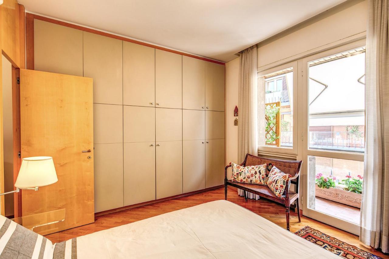 Terrazza Piccolomini: Elegant Apartment Stunning View Over Rome/St Peter'S Dome Luaran gambar