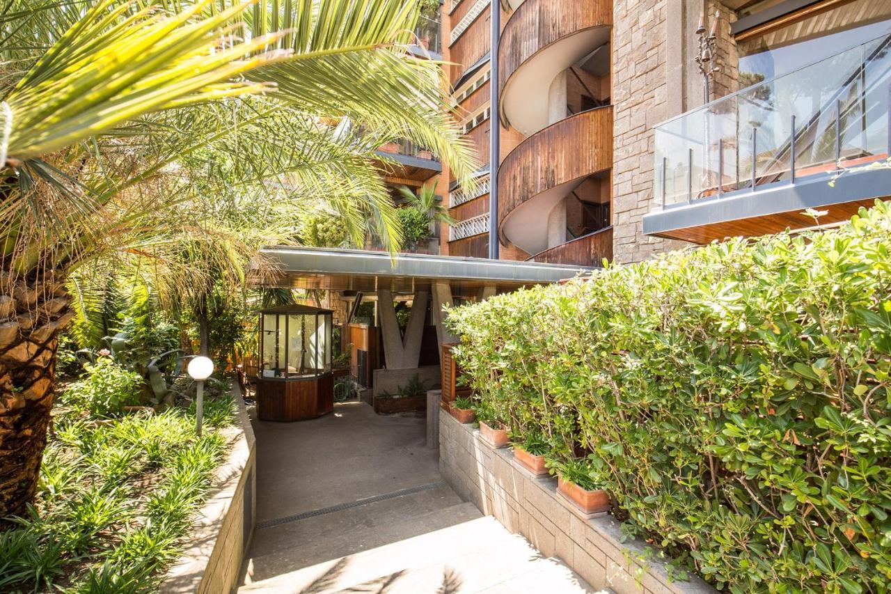Terrazza Piccolomini: Elegant Apartment Stunning View Over Rome/St Peter'S Dome Luaran gambar